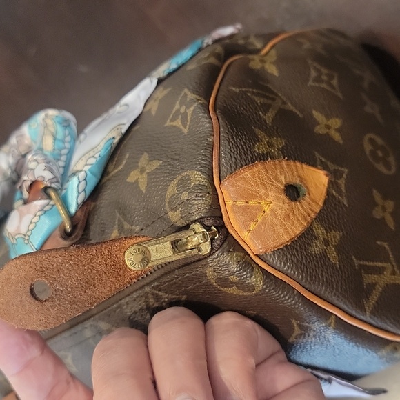 Authentic Louis Vuitton Speedy 25! - Picture 8 of 12